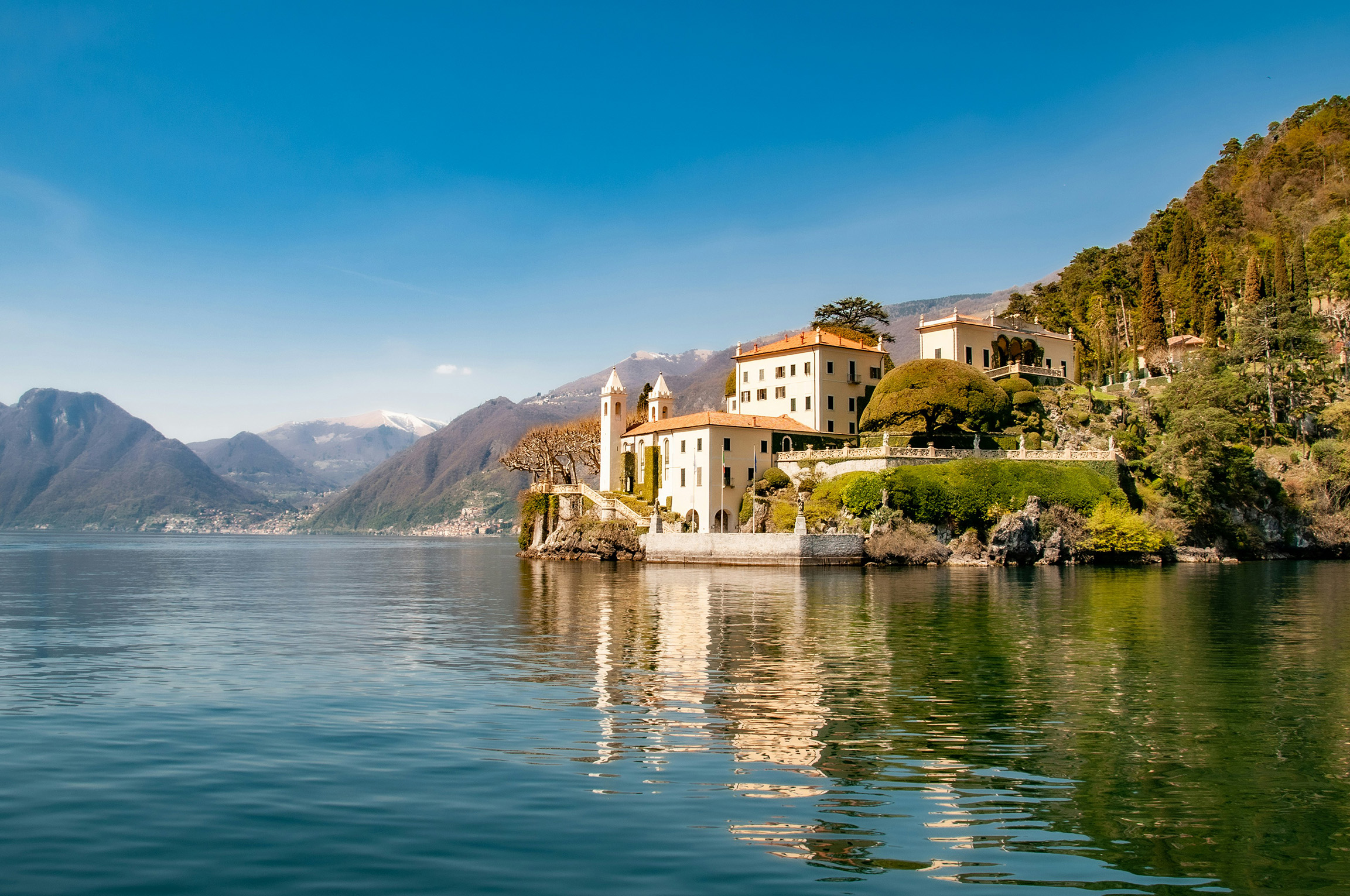 Villa on the western shore of Lake Como